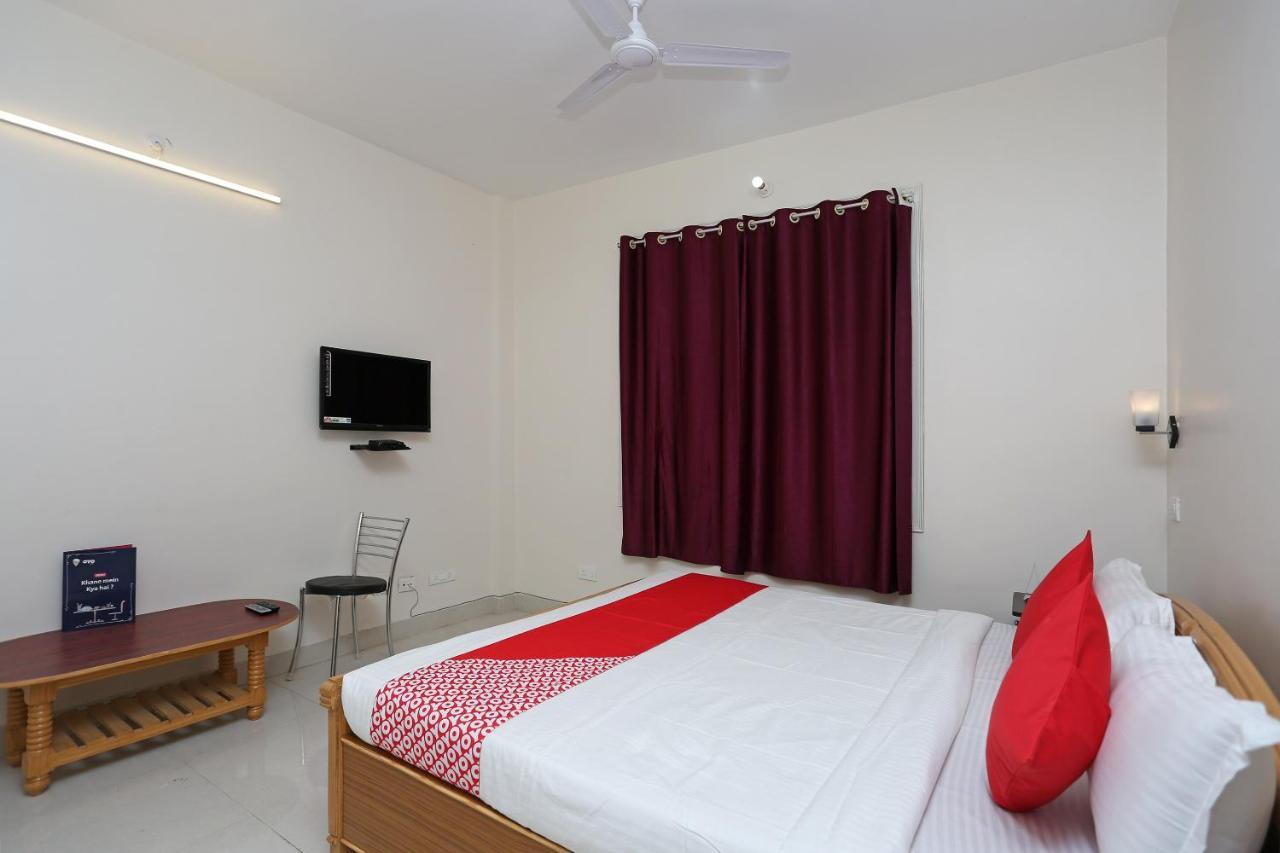 Oyo 11560 Citi Residency Hotel Патна Екстериор снимка